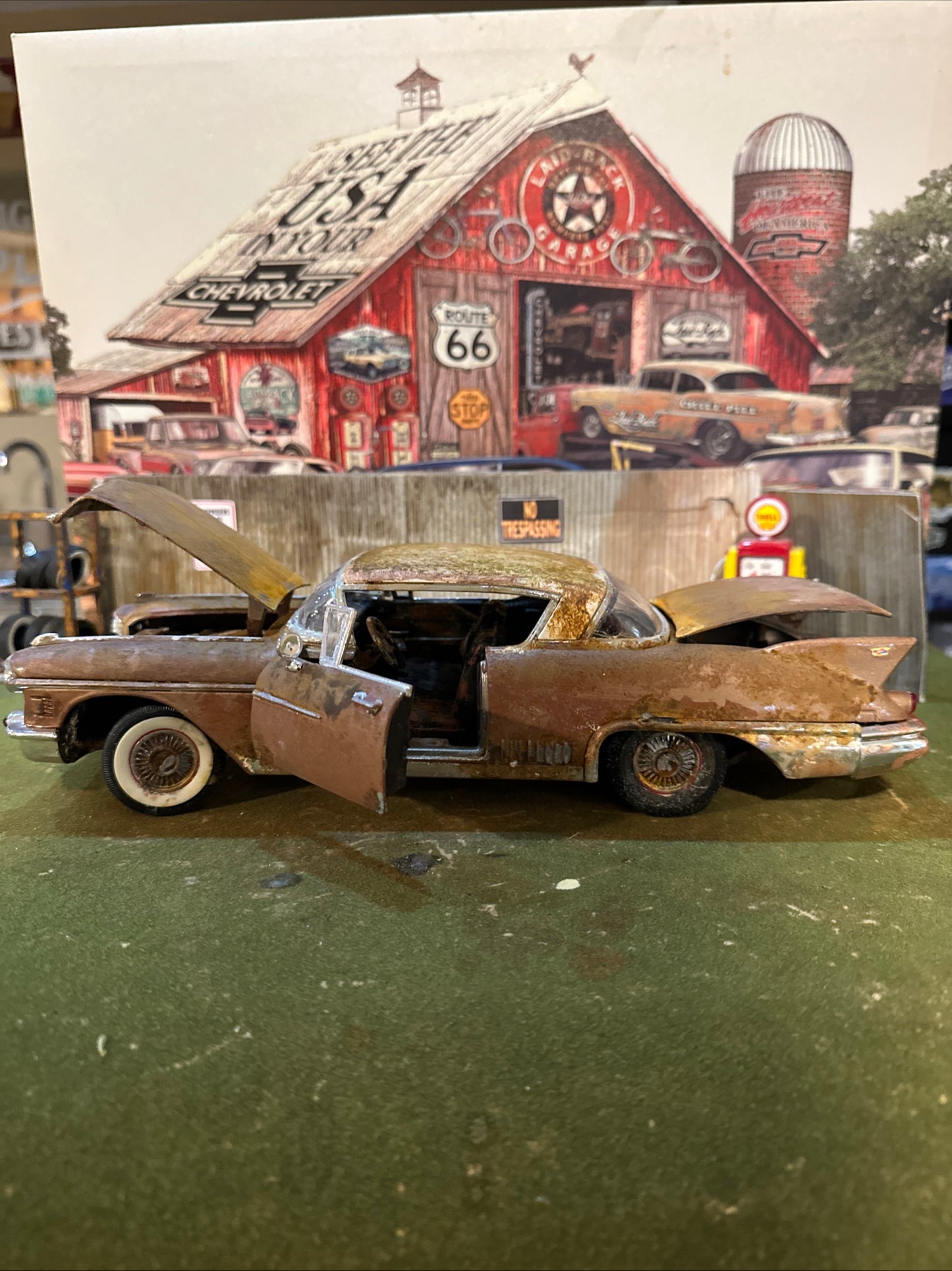 1958 Cadillac - Barn Find Cars - 1:18 DIECAST