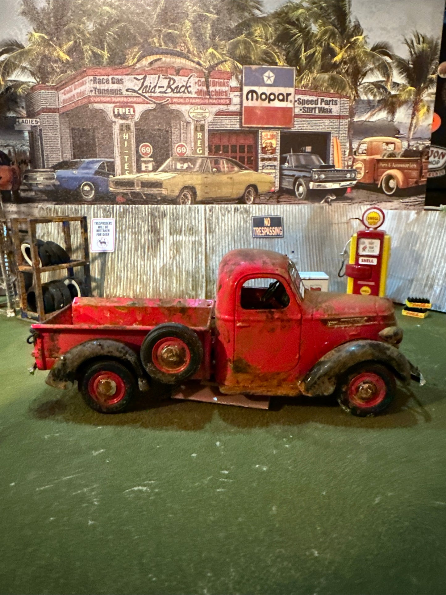 1938 International Harvester D2 Pickup Truck - 1:25 DIECAST